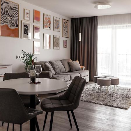 Bright Kaunas Apartment With Castle View Zewnętrze zdjęcie