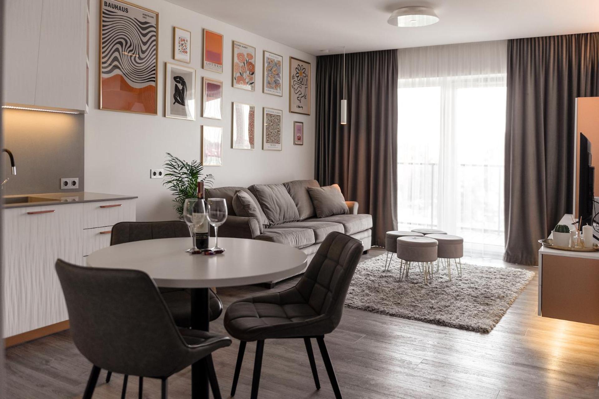 Bright Kaunas Apartment With Castle View Zewnętrze zdjęcie