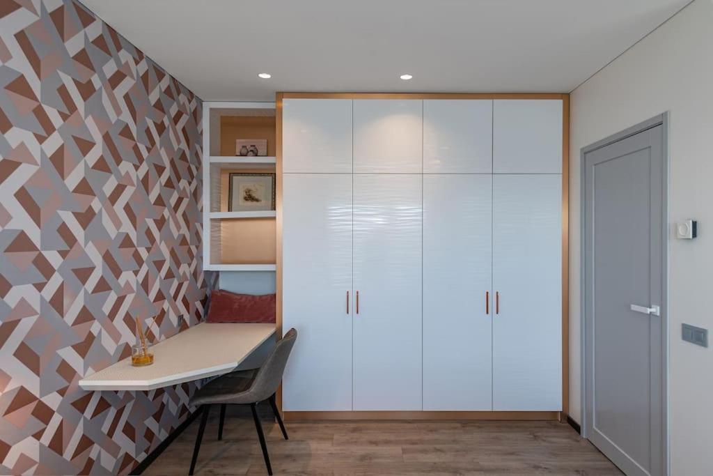 Bright Kaunas Apartment With Castle View Zewnętrze zdjęcie