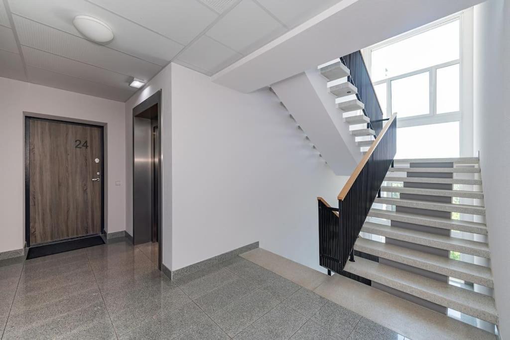 Bright Kaunas Apartment With Castle View Zewnętrze zdjęcie