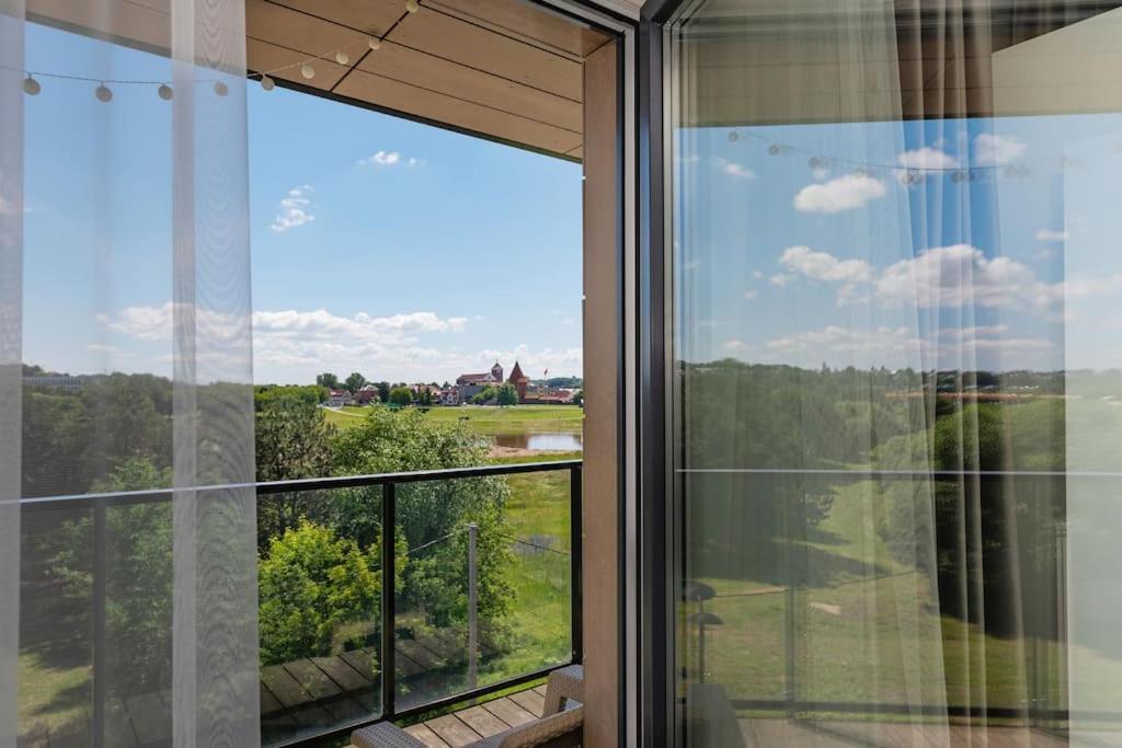 Bright Kaunas Apartment With Castle View Zewnętrze zdjęcie